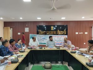 Bihar News--उदार रवैया अपनाकर बैंक सहयोग के लिए आगे आएं- जिलाधिकारी