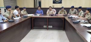 prayaagraj News : Meeting held under the chairmanship of Police Commissioner and District Magistrate for the safe completion of Bakrid and Kawand Yatra

