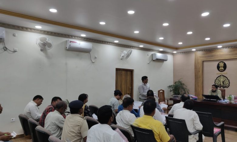 Bihar News--मुख्यमंत्री ग्रामीण सोलर लाईट योजना की प्रगति का जिलाधिकारी ने की समीक्षा