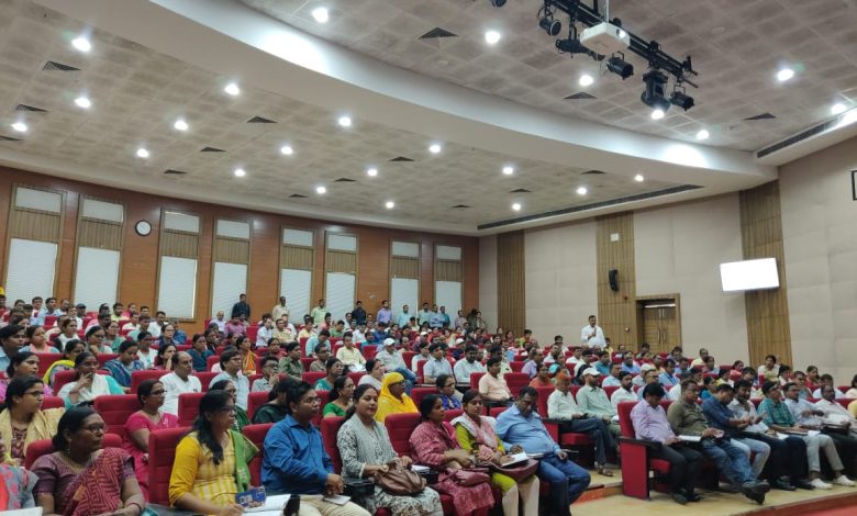 Bihar News--Continuous inspection of all schools will be done to improve the condition of schools and create a better environment for learning- District Magistrate
