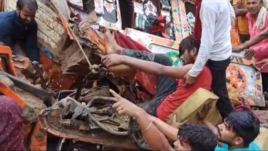 Etawah News: Truck crashed after falling into 20 feet deep culvert