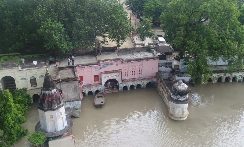 Etawah News : Villagers got relief as the water level of Yamuna Chambal stabilized