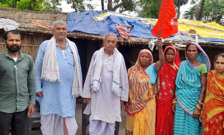 Bihar News--भाकपा माले के भगवानपुर प्रखंड के मझौली पार्टी ब्रांच की बैठक बल्ली राय और बिंदा पासवान अध्यक्षता में संपन्न हुई