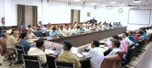 Prayagraj News : जिलाधिकारी ने मच्छर जनित रोगों से बचाव एवं जल-जमाव न होने देने हेतु जागरूकता कार्यक्रम कराये जाने के दिए निर्देश
