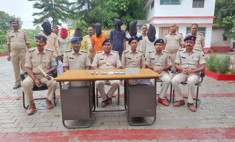 Bihar News बेतिया पुलिस का मोटरसाइकिल चोर गिरोह का पर्दाफाश