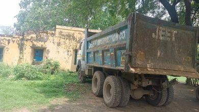 Agra News: Ranger seized dumper, JCB and tractor doing illegal mining