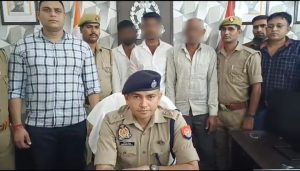 Agra News: तीन बांछित इनामी चोरों को पुलिस ने किया गिरफ्तार