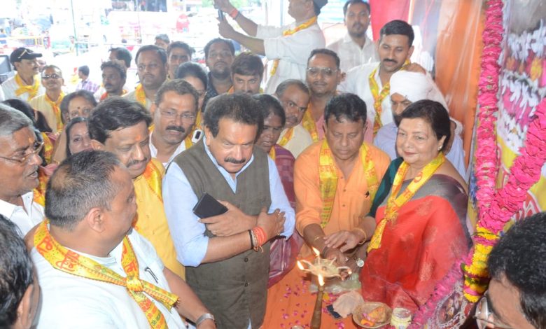 Agra News : वैदिक मंत्रोच्चार संग भगवान भोलेनाथ का अर्चन कर किया विशाल बल्केश्वर महादेव मेले का शुभारंभ