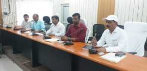 Bihar News कर्तव्यों एवं दायित्वों के प्रति जागरूक एवं अपडेट रहें प्रधान सहायक : जिलाधिकारी