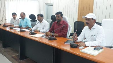 Bihar News कर्तव्यों एवं दायित्वों के प्रति जागरूक एवं अपडेट रहें प्रधान सहायक : जिलाधिकारी