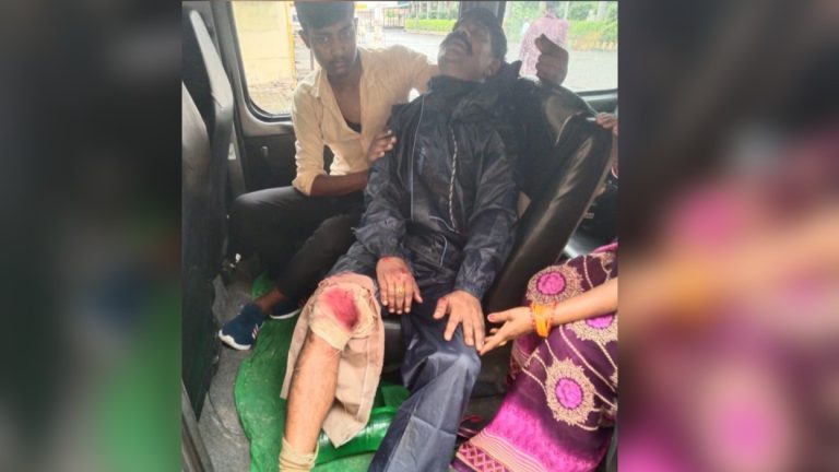 Etawah News: Home guard's bike collided with cow, seriously injured, treatment continues