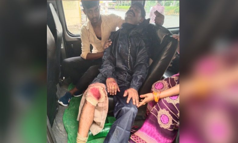Etawah News: Home guard's bike collided with cow, seriously injured, treatment continues