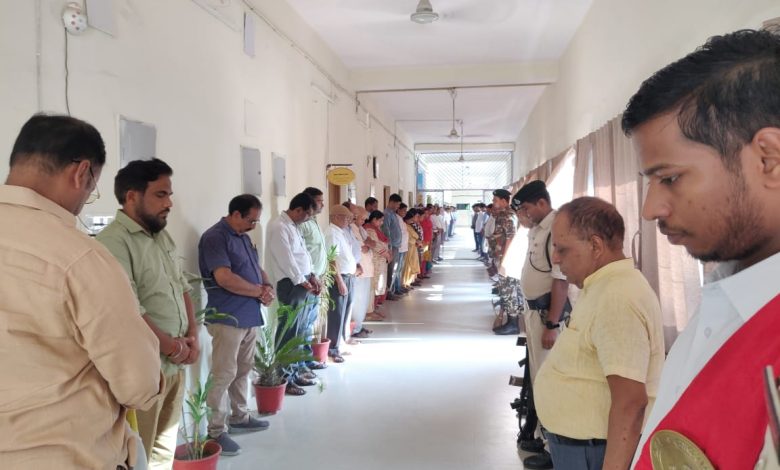 Bihar News-शिव शंकर सिंह, लिपिक, अनुमंडल कार्यालय हाजीपुर का 29 जुलाई 2023 को सुबह के 5:00 बजे आकस्मिक निधन हो गया