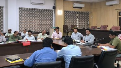 Prayagraj News :जिलाधिकारी की अध्यक्षता में 50 लाख रूपये से अधिक की विकास परियोजनाओं की समीक्षा बैठक सम्पन्न