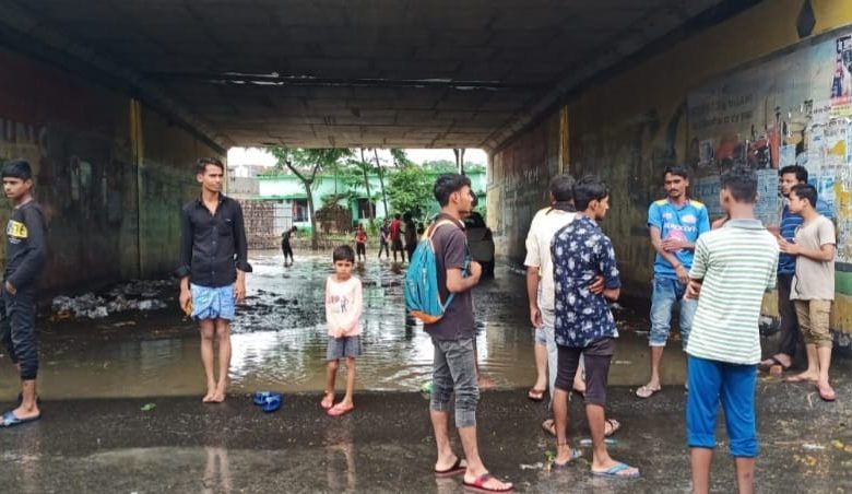 अररिया: बारिश के पानी से अररिया हूआ जलमग्न स्थानीय लोगो ने जमकर किया विरोध