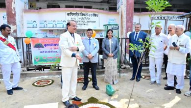 Prayaagraj News :माननीय जनपद न्यायाधीश ने कार्यक्रम में उपस्थित लोगों को एकता, अखंडता, संप्रभुता एवं आजादी के महत्व के बारे में बताया