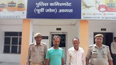 Agra News: मंदिरो में चोरी करने वाले चोर सहित दो को पुलिस ने किया गिरफ्तार