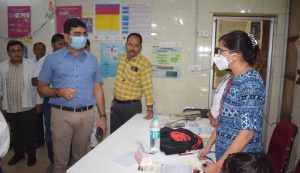 Prayaagraj News :जिलाधिकारी ने सरोजनी नायडू बाल चिकित्सालय का किया निरीक्षण