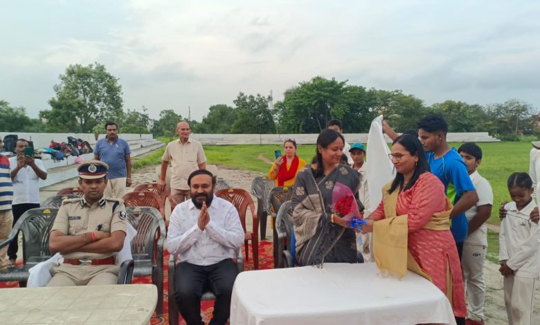 Bihar News फिजिकल फिटनेस की आज के दौर में पुलिस बल के साथ हर एक आदमी की भी अपरिहार्य जरूरत:गरिमा