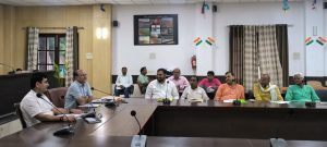 Prayagraj News :जिलाधिकारी की अध्यक्षता में नगर पंचायतों को बुनियादी अनुदान एवं निर्दिष्ट अनुदान से सम्बंधित समिति की बैठक सम्पन्न