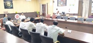 Prayagraj News :जिलाधिकारी की अध्यक्षता में आई0जी0आर0एस0 पोर्टल पर लम्बित शिकायतों के निस्तारण की समीक्षा बैठक सम्पन्न