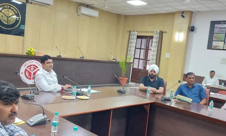 Prayaagraj News: जिलाधिकारी की अध्यक्षता में संगम सभागारमें स्वदेश दर्शन योजना कार्यरत को अंतिम रूप निर्धारित करने के संबंध में बैठक आयोजित