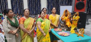 Agra News : शान्ति निकेतन पब्लिक स्कूल, तेहरा, आगरा के स्वामी विवेकानन्द सभागार में श्री कृष्ण जन्माष्टमी के उपलक्ष में नंद उत्सव और फैंसी ड्रेस का कार्यक्रम का आयोजन किया गया