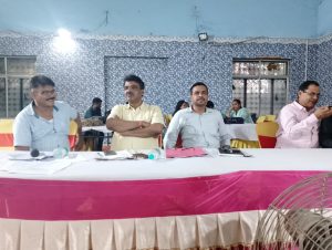 Bihar News-शिक्षक अभ्यर्थियों के प्रमाण पत्रों के सत्यापन का कार्य नगर परिषद हाजीपुर के सभागार में सफलतापूर्वक किया जा रहा है