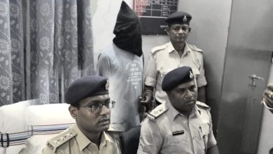 Bihar News Nautan police arrested liquor smuggler with country made pistol