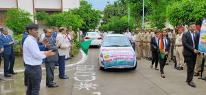 Prayaagraj News :माननीय जनपद न्यायाधीश ने स्वच्छता जागरूकता अभियान के अंतर्गत आमजन को जागरुक किए जाने हेतु रैली को हरी झंडी दिखाकर किए रवाना