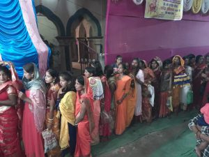 Bihar News- Crowd of devotees gathered on Ashtami in Pethiya Ganchi of Bidupur Station Market, Collective Durga Temple.


