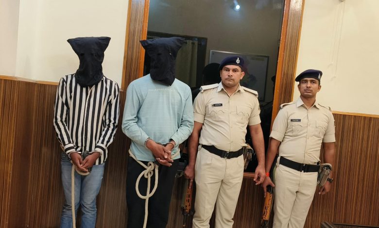 Bihar News अपराध की बड़ी योजना विफल, गैंगस्टर लॉरेन्स विश्नोई एवं बिक्रम बरार गैंग के दो सरगना हथियार एवं कारतूस सहित गिरफ्तार
