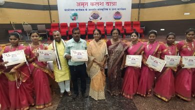 Prayaagraj News :जिला पंचायत सभागार में अमृत कलश यात्रा वंदनोत्सव कार्यक्रम का किया गया आयोजन
