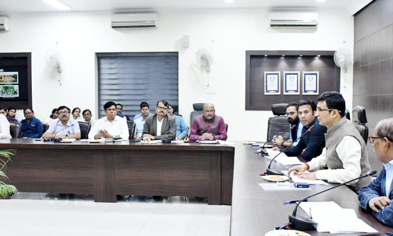 Prayagraj News: Divisional Commissioner gave instructions to ensure complete maintenance of all necessary arrangements at paddy purchasing centers.