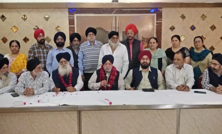 Agra News : अकाली दल पंजाब से बाहर रहते सिखों को एकजुट कर उनकी आवाज बनेगा