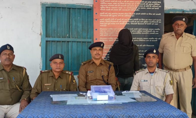 Bihar News Youth arrested with loaded country made pistol
