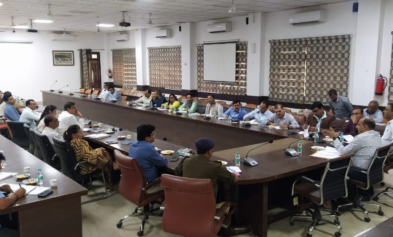 Prayagraj News :विधान सभा निर्वाचक नामावलियों के पुनरीक्षण-2024 के सम्बन्ध में बैठक सम्पन्न