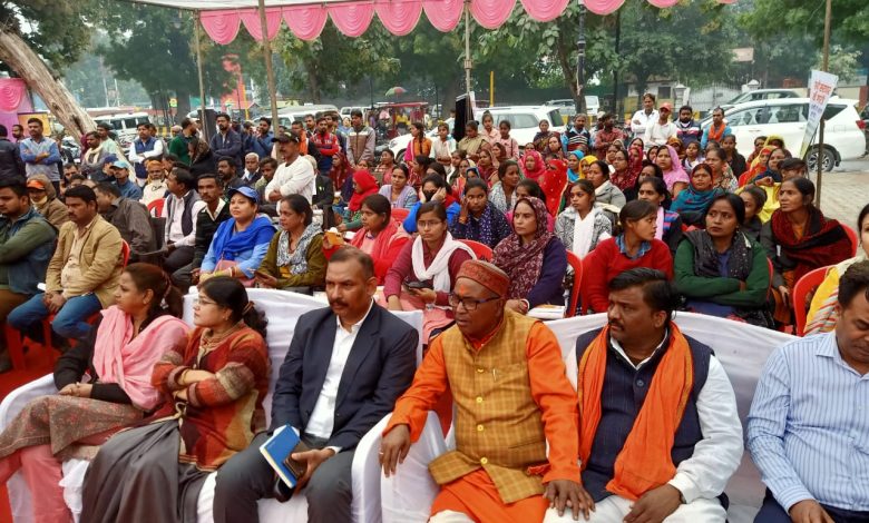 Prayagraj News :विकसित भारत संकल्प यात्रा