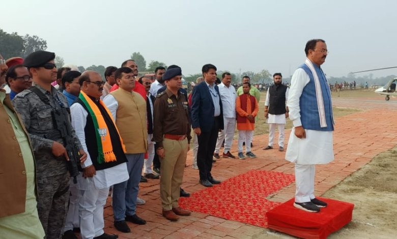 Pratapgarh News: The statue of Hindu emperor late Ashok Singhal ji, the pioneer of Hindutva, was unveiled by the Deputy Chief Minister in Virsinghpur, Purebasawan.