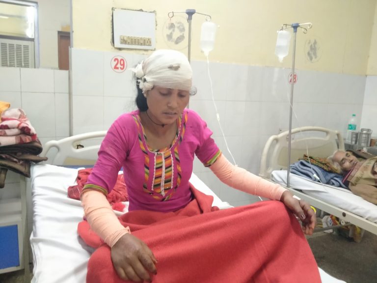 Ambedkar Nager News: दो पक्षों के बीच जमीनी विवाद को लेकर खूनी संघर्ष