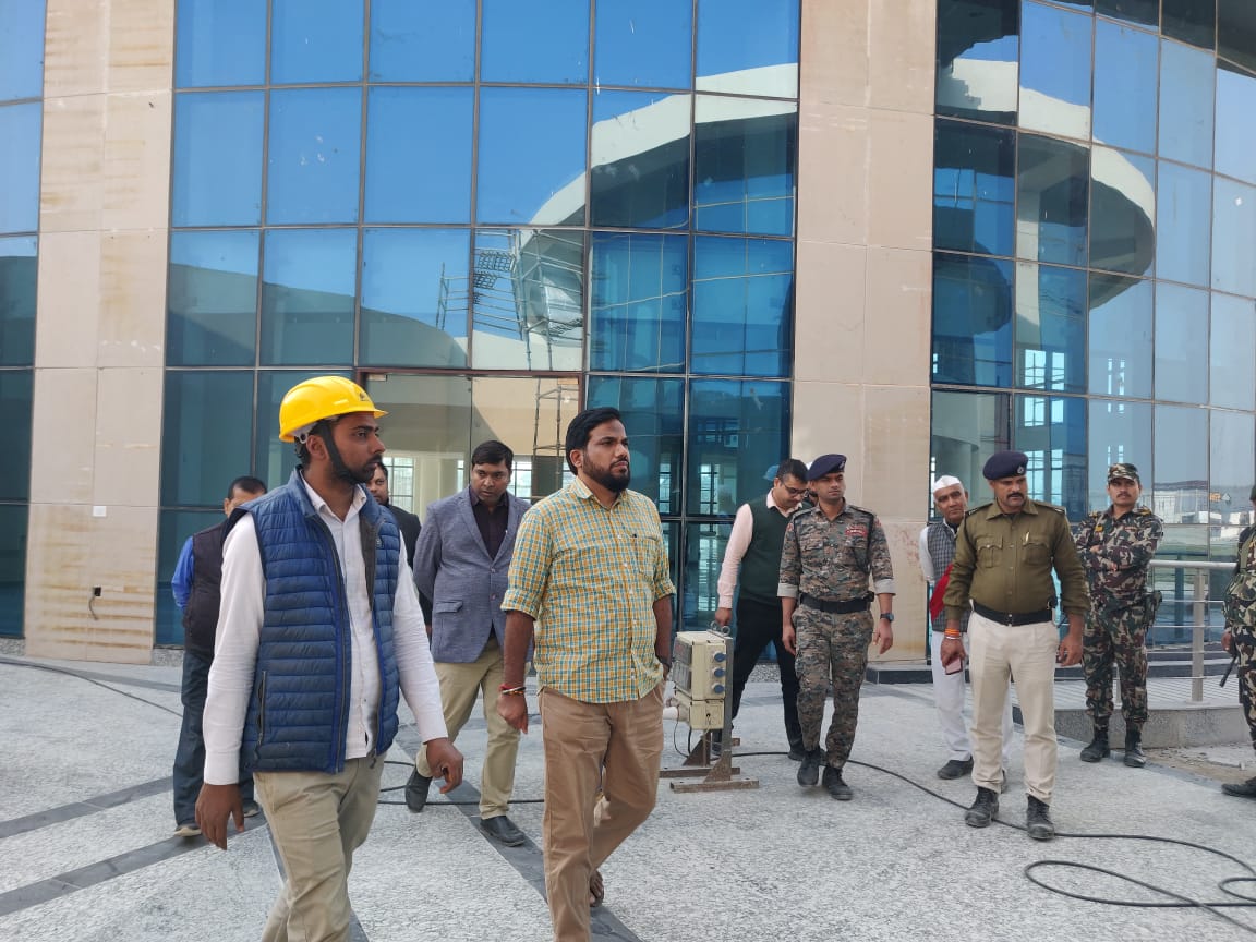 Bihar News-District Magistrate inspected the Buddha Smriti Stupa and the entire complex being built in Vaishaligarh.