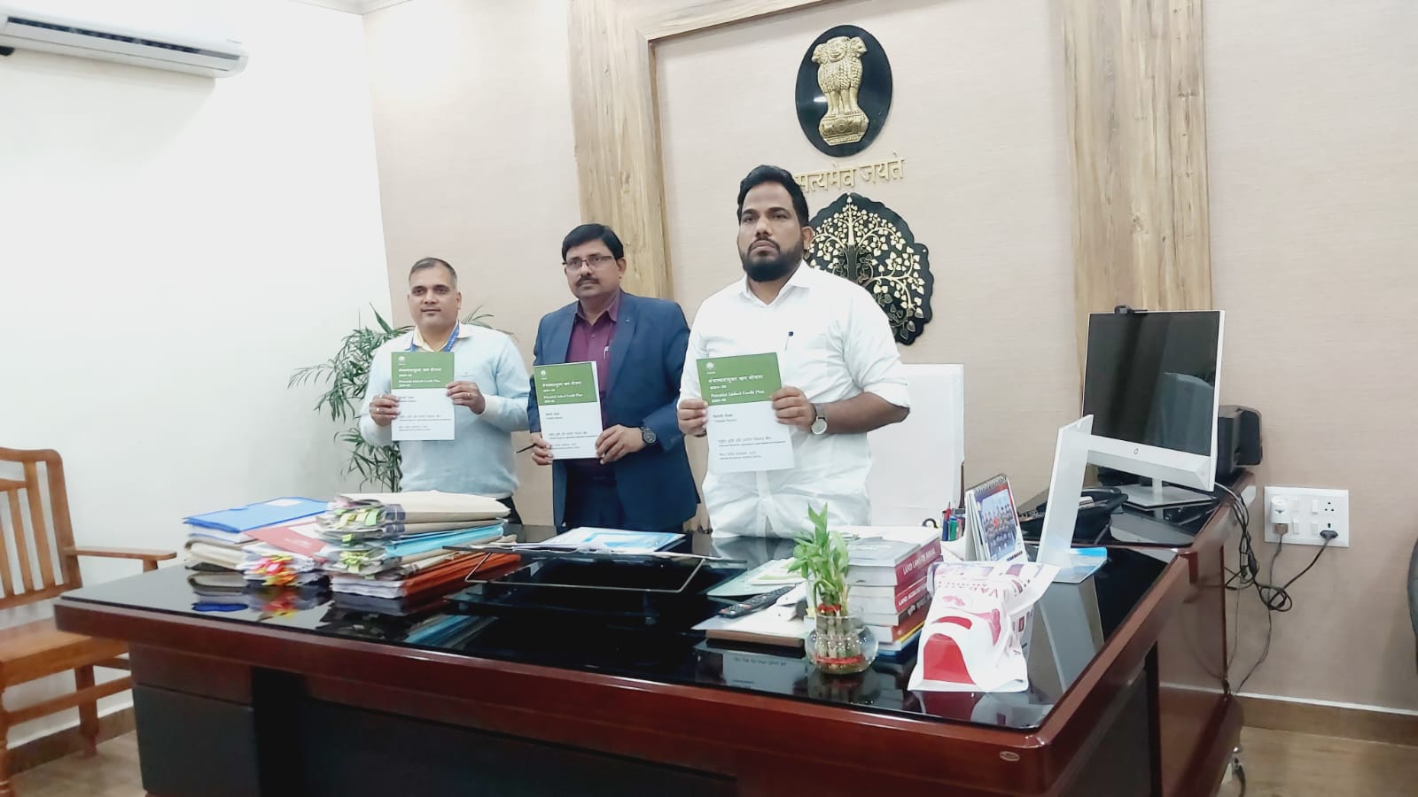 Bihar News-Today, on 16 December 2023, a district consultation meeting was organized under the chairmanship of District Magistrate Sir Yashpal Meena.