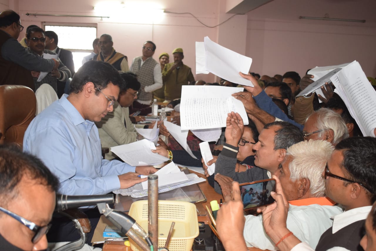 Prayagraj News :सम्पूर्ण समाधान दिवस पर कुल 365 शिकायतें प्राप्त हुई, जिनमें से 22 शिकायतों को मौके पर ही किया गया निस्तारित