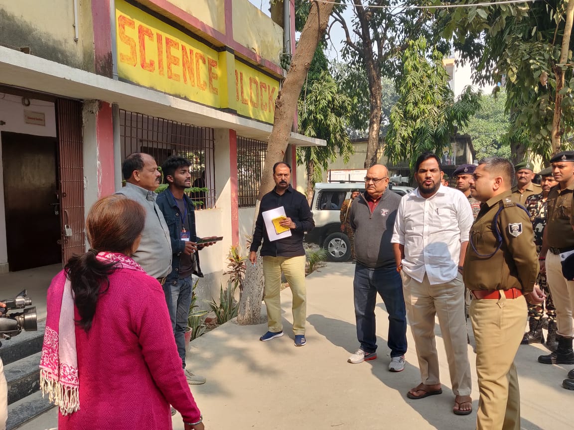 Bihar News-Police Sub Inspector examination was conducted in a peaceful environment.