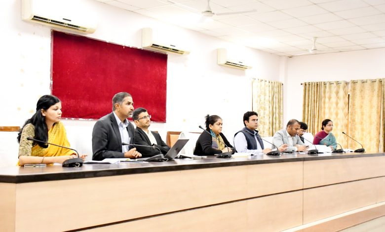 Prayagraj News :प्रयागराज के चहुँमुखी विकास हेतु नीति आयोग की बैठक सम्पन्न, दिए आवश्यक सुझाव