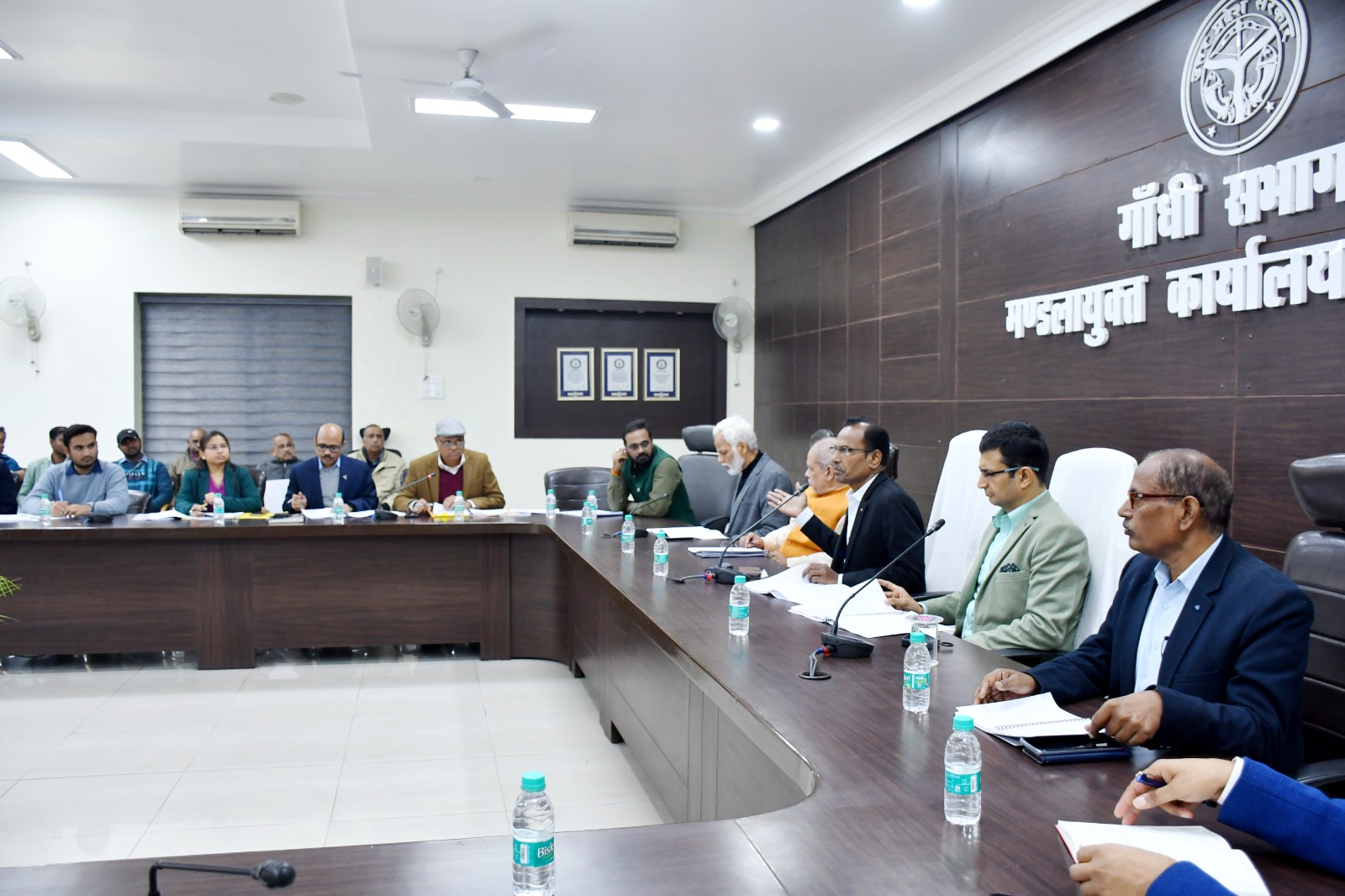 Prayagraj News: Instructions given to issue notices to vehicle owners for cancellation of permits for vehicles that are challaned more than three times and to take action regarding cancellation of licenses of drivers.