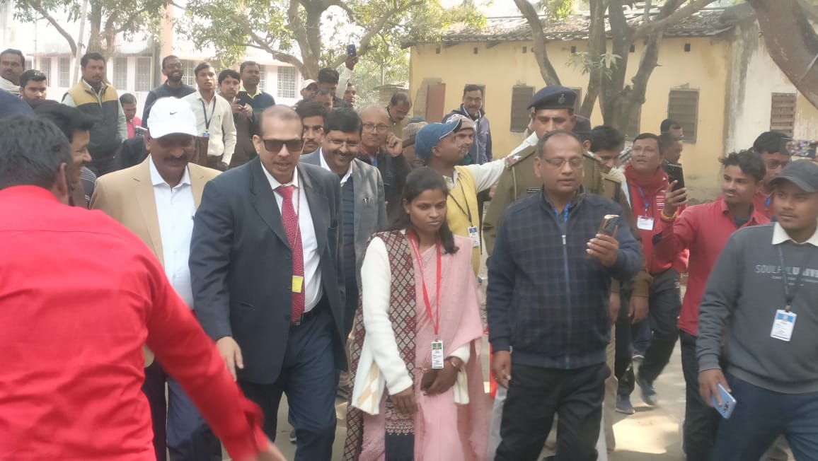 Bihar News Education Department's Additional Chief Secretary KK Pathak's visit to West Champaran
