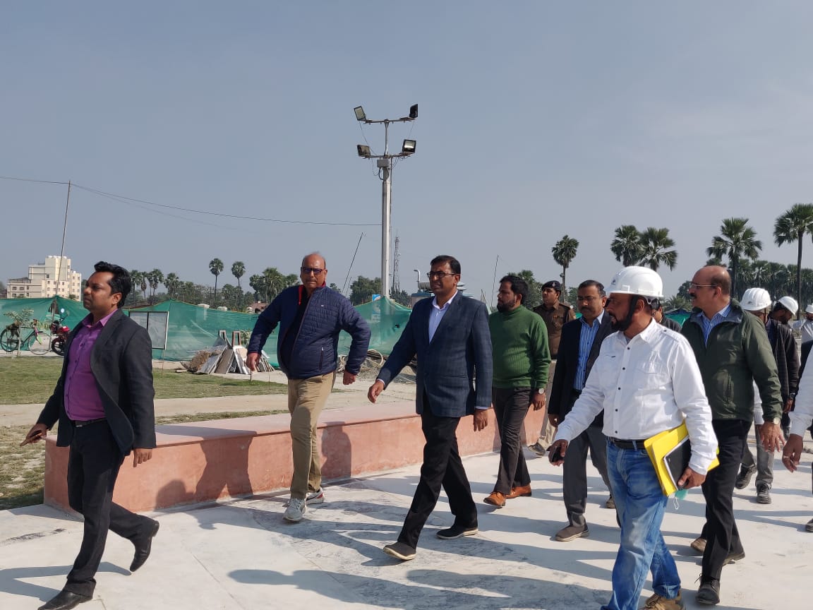 Bihar News- After inspecting the Buddha Stupa and the entire complex being built in Vaishaligarh, the Secretary to the Honorable Chief Minister took information about the progress of the ongoing construction work there.