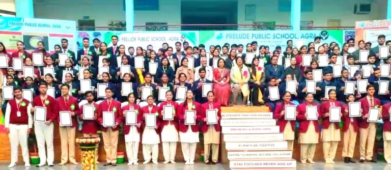 Agra News: A workshop was organized for student representatives and teachers of all the schools of the city.