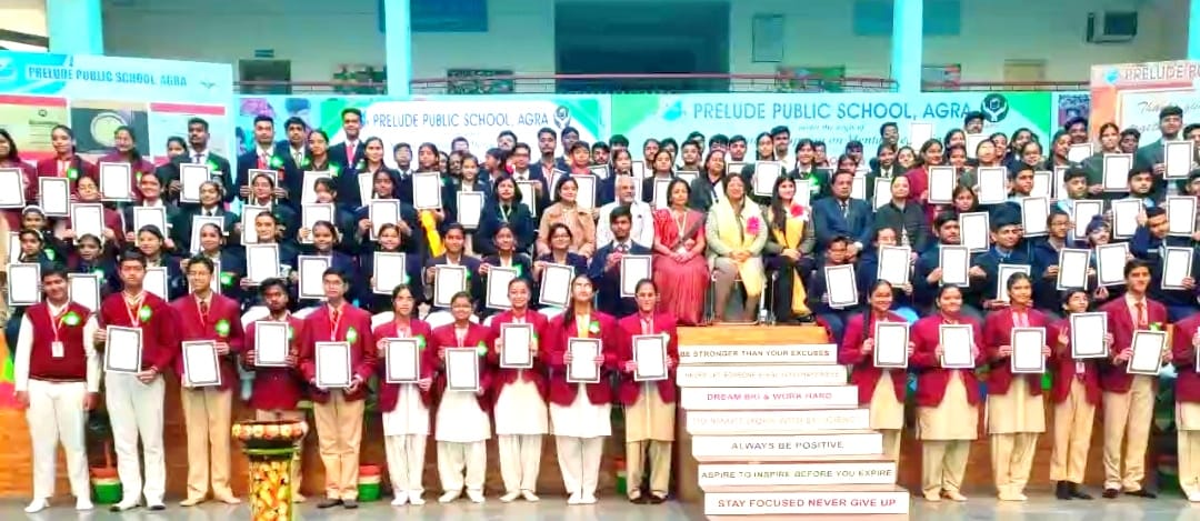 Agra News: A workshop was organized for student representatives and teachers of all the schools of the city.